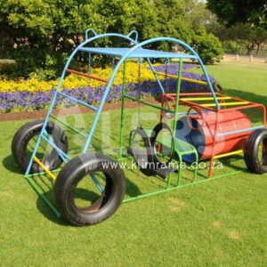 18.1 Motorcar With 1 Bench, 1 Tyre swing, Hand rings